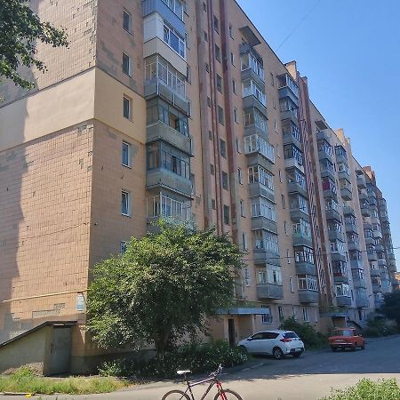 Scandinavian Poltava Apartments With 2 Rooms, 3 Beds 1 Sofa Bagian luar foto