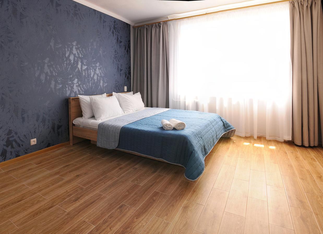 Scandinavian Poltava Apartments With 2 Rooms, 3 Beds 1 Sofa Bagian luar foto